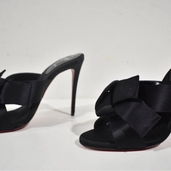 CHRISTIAN LOUBOUTIN MATRICIA 100 BOW
CREPE SATIN SANDALS Sz 5.5 - Picture 4 of 8